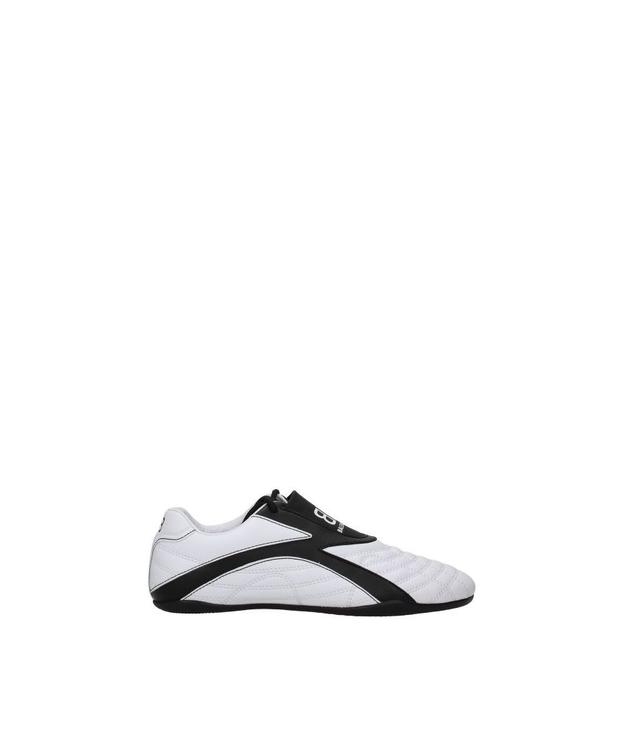The product with code 617539W2CG19010 leather is a women's sneakers in white/black designed by Balenciaga. It has features like front logo, back logo. Wear it for these occasions: picnic, travel. Ideal for your style sporty glam, street. The product is made by the following materials: leather. Heel height type: low and flat. Bottomed Shoes is rubber. Lace up closure. Round toe. The product was made in China.