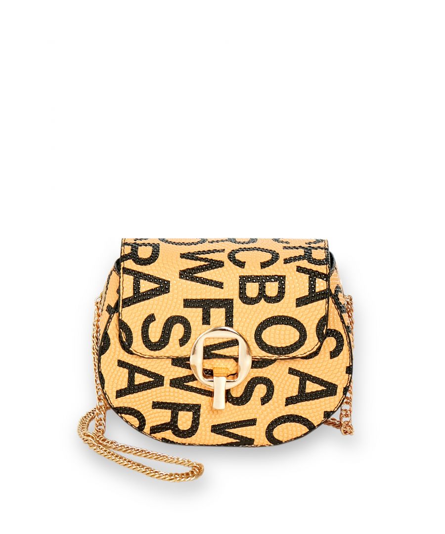 The cross body bag  is made with materials that meet PARIGI quality standards and equipped with a lock closure to keep your belongings safe and secure. The main compartment is designed to fit all your essentials. With its stylish design, it is suitable for both daily use and special occasions. The comfortable strap and lightweight construction make it an ideal choice for anyone looking for a functional and fashionable cross body bag.\n\nOuter Fabric Material: PVC\nLining Material: %100 Polyester\nHandle Material: -\nStrap Material: Metal\nClosure Type: Lock\nMax. Strap Length (cm): 110\nCompartments: Main compartment