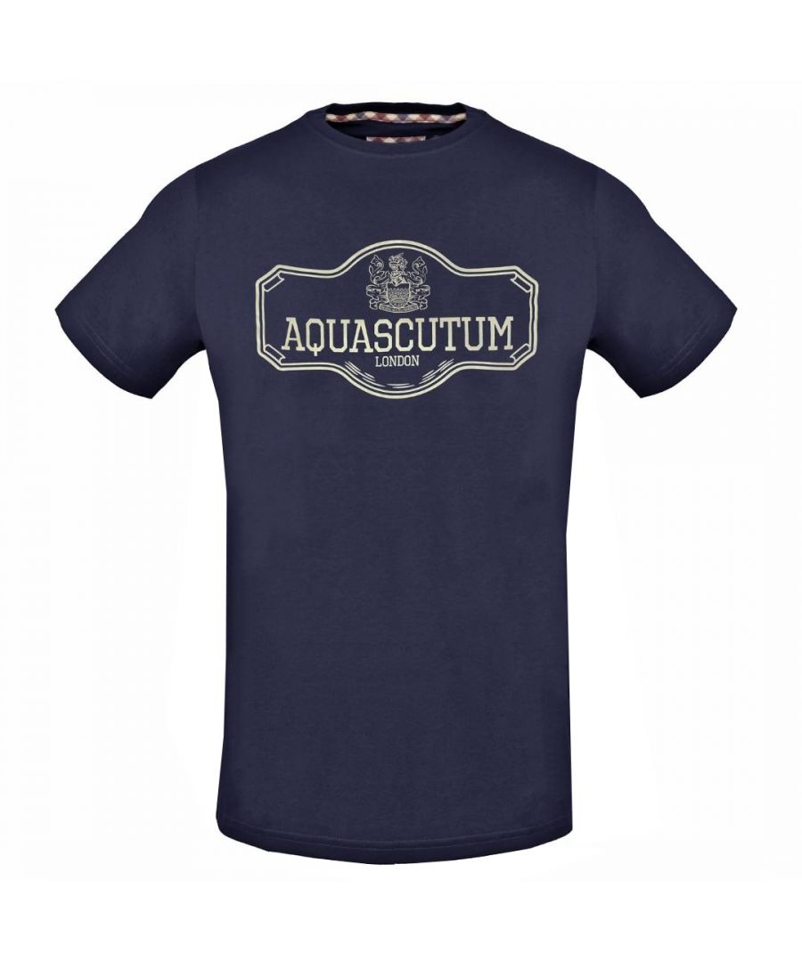 Marineblauw T-shirt van Aquascutum met uithangbordlogo. Marineblauw T-shirt van Aquascutum met uithangbordlogo. Ronde hals, korte mouwen. Elastische pasvorm 95% katoen, 5% elastaan. Normale pasvorm, past volgens de maat. Stijl TSI A09 85