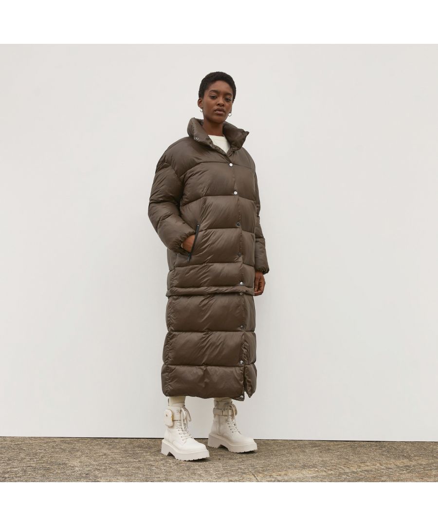 > Brand: River Island> Department: Women> Colour: Brown> Type: Jacket> Style: Puffer Jacket> Material Composition: 100% Nylon (polyamide)> Outer Shell Material: Nylon> Size Type: Regular> Neckline: High Neck> Sleeve Length: Long Sleeve> Occasion: Casual> Season: AW21> Closure: Button