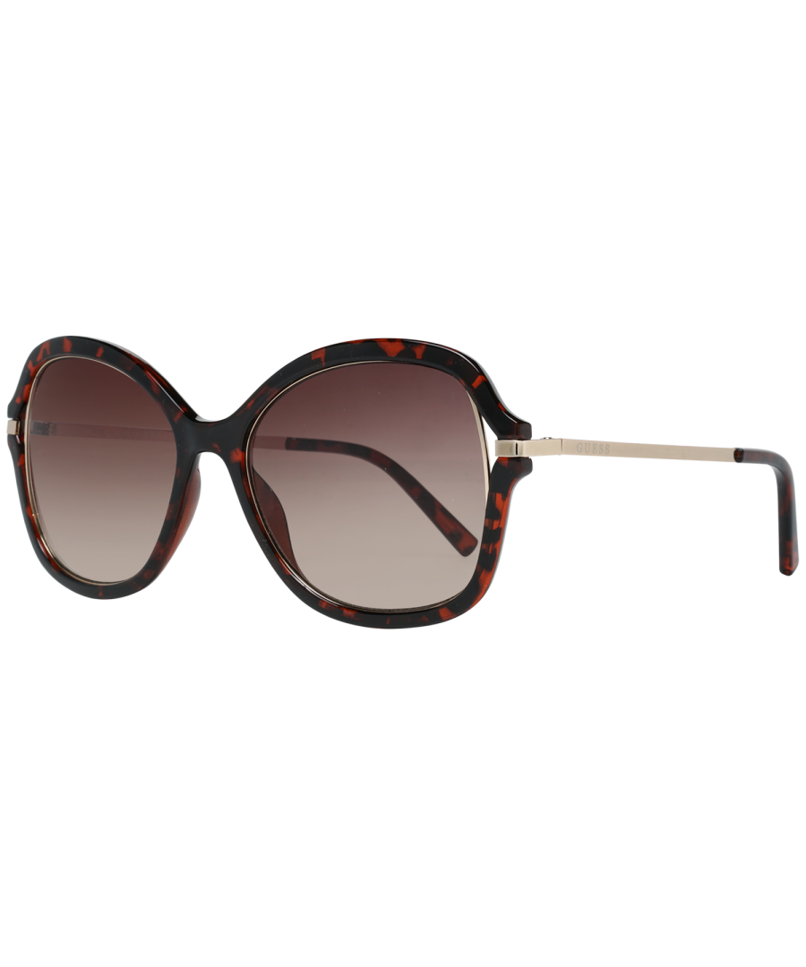 Guess Sunglasses GF0352 52F 54 Women\nExtras: Geen extra's\nFrame kleur: Bruin\nFrame materiaal: Metaal en kunststof\nGlas kleur: Bruin\nGlas materiaal: Kunststof\nCategorie filteren: 2\nStijl: Vlinder\nGlas-Effect: verloop\nbescherming: 100% UVA & UVB\nGlas breedte: 54\nGlas hoogte: 50\nWeb breedte: 17\nTempel Lengte: 140\nVeer Scharnier: Nee\nLeveringsomvang: Etui