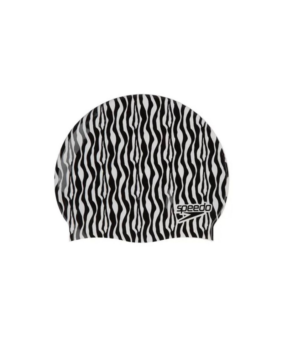 The Speedo Slogan Print Silicone Adults's Swimming Cap offers great style and functionality when swimming.  Made with a silicone construction and all over print for standout style in the water.  Finished with Speedo logo print to side.  One Size.