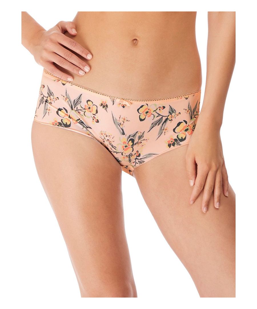 Give your lingerie collection that overdue refresh with the Erin range from Freya. These shorts have a soft print pattern with a stretch lace on the back legs. The mid rise style provides good overall coverage. Perfect for everyday wear.