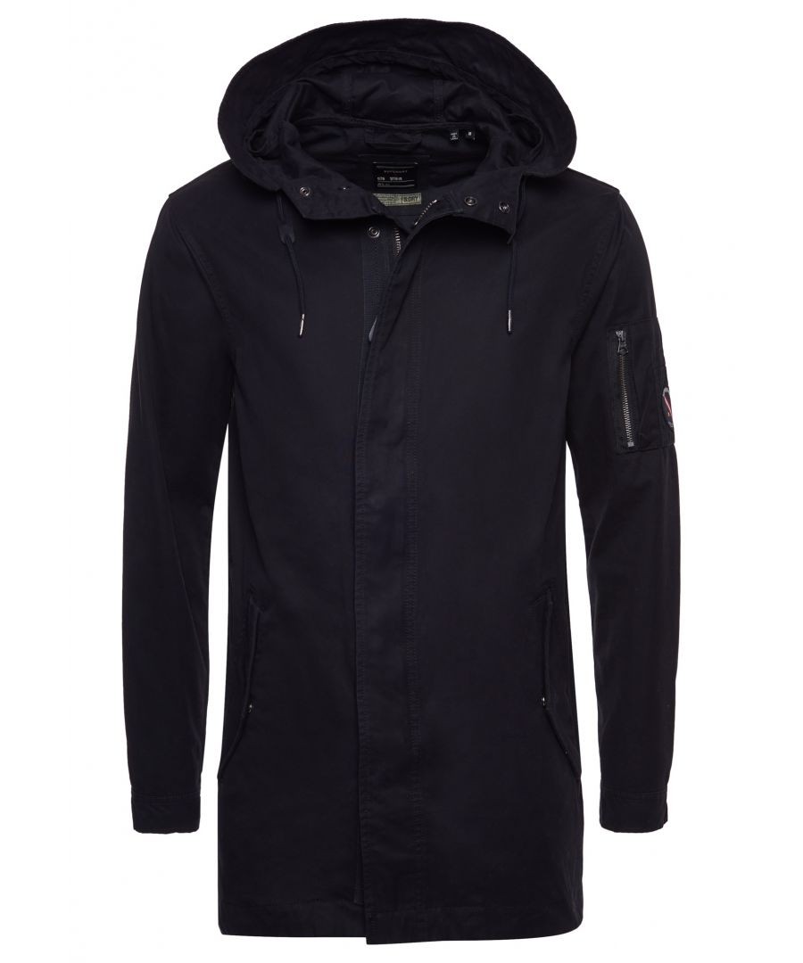 Looking for a lightweight yet cozy coat this season? We've got you covered with the Service Fishtail Parka Coat featuring a zip and popper fastening and a drawstring waist.Relaxed fit – the classic Superdry fit. Not too slim, not too loose, just right. Go for your normal sizeZip and popper fasteningDrawstring waistTwo pocketsDrawstring hoodSleeve pocketSignature logo patches