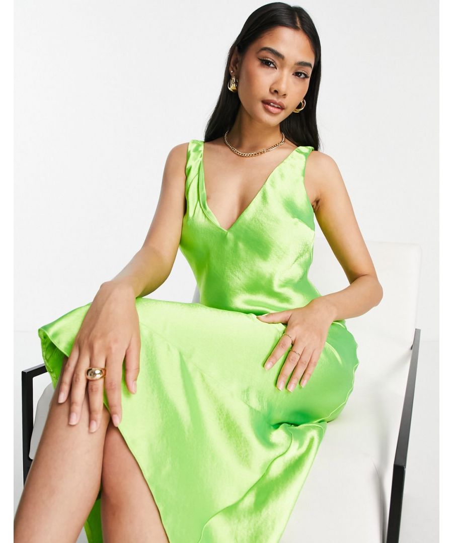 Midi dress by ASOS DESIGN The kind of dress that deserves attention V-neck Sleeveless style Regular fit Sold by Asos