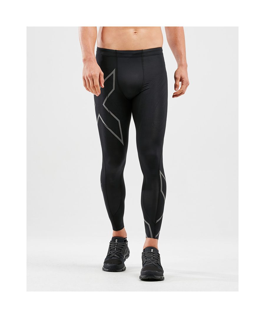 The Light Speed Compression Tights with revolutionary Muscle Containment Stamping (MCS) technology, are developed with a detailed understanding of the impact running has on the legs, reducing muscle movement, damage and fatigue for your best run yet.