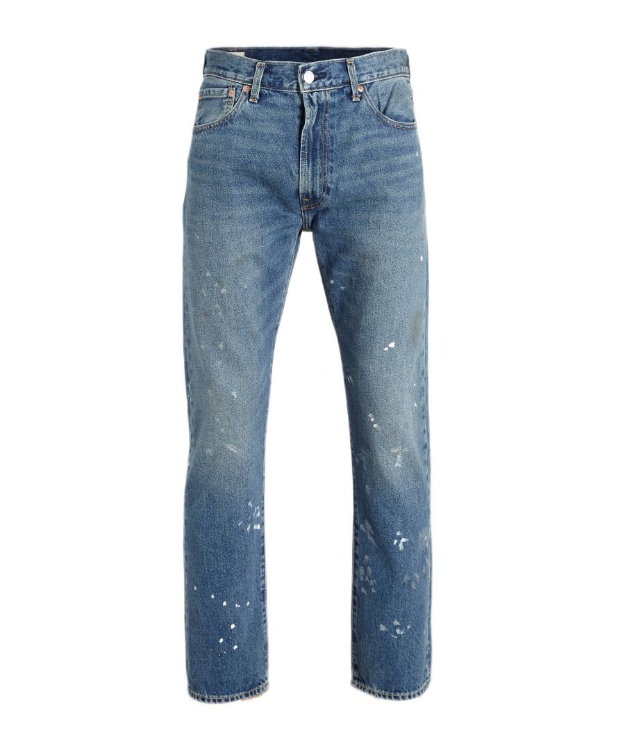 Deze straight fit jeans voor heren van Levi's is gemaakt van stretchdenim. Dit 5-pocket model heeft een rits- en knoopsluiting.details van deze jeans:•  stijlnaam: 551Z•  5-pocket