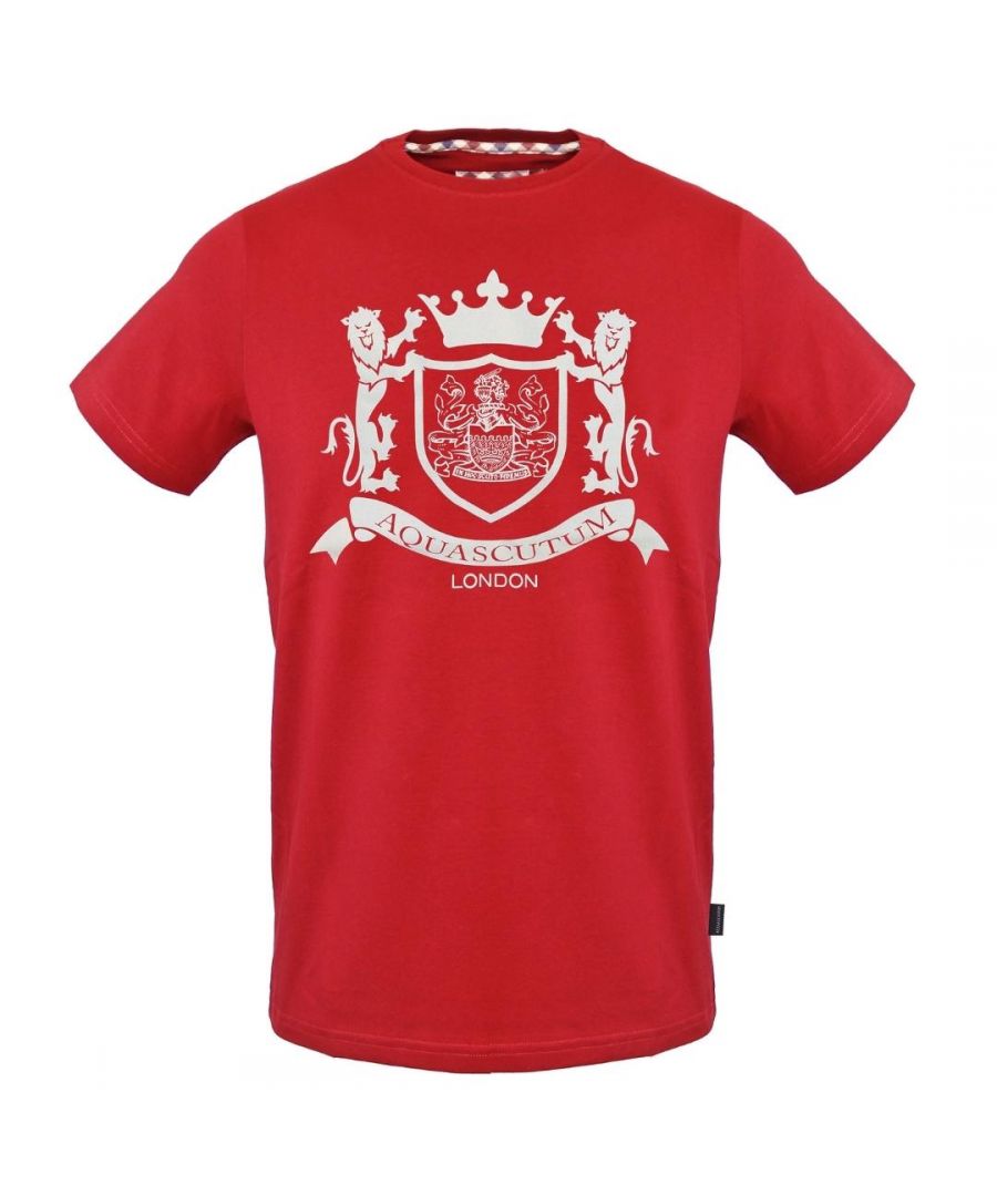 Rood T-shirt met koninklijk Aquascutum-logo. Rood T-shirt met koninklijk Aquascutum-logo. Ronde hals, korte mouwen. Elastische pasvorm 95% katoen, 5% elastaan. Normale pasvorm, past volgens de maat. Stijl TSI A08 52