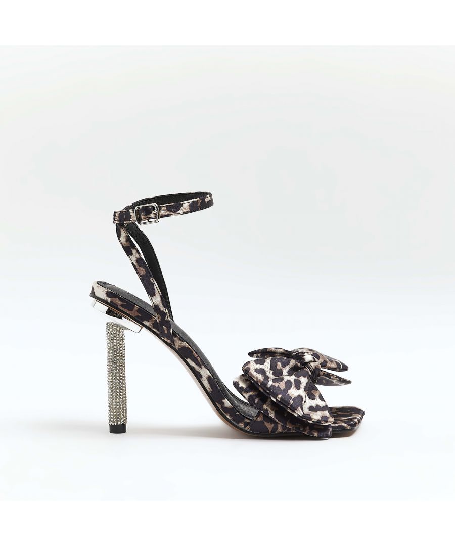 > Brand: River Island> Department: Women> Colour: Brown> Type: Sandal> Style: Strappy> Material Composition: Upper: Textile, Sole: Plastic> Material: Textile> Upper Material: Textile> Pattern: Animal Print> Occasion: Party/Cocktail> Season: AW22> Closure: Buckle> Shoe Width: Standard> Heel Style: Stiletto