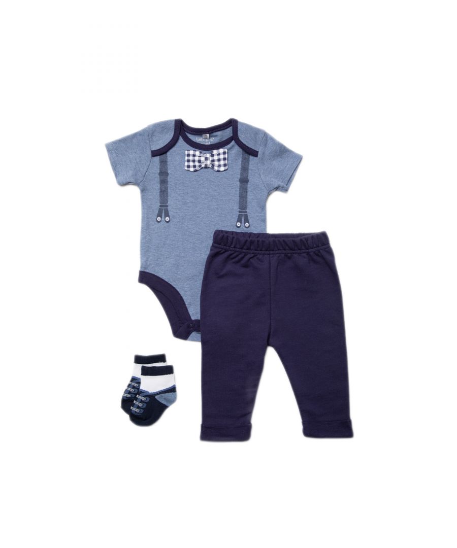 This Little Gent four-piece set features a charming suit theme. The set includes a bodysuit, with a gingham bowtie and brace detailing, a pair of trousers, and a pair of little socks, imitating little smart shoes. Each item in the set is cotton with popper fastenings, keeping your little one comfortable. This set is the perfect gift or new addition to your little one’s wardrobe.