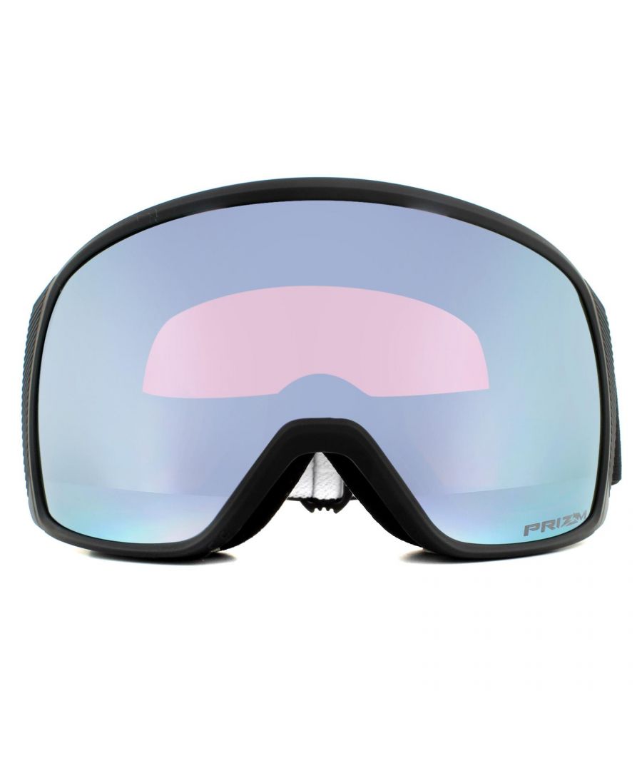 Oakley Ski Goggles Flight Tracker XS OO7106-05 Matte Black Prizm Snow Sapphire Iridium extend the field of view in all directions due to its oversized design. Based on a tried-and-tested architecture, a full-rim encases the lens and reduces movement and distortion during use, whilst triple layered foam increases airflow to aid the elimination of fogging. Engineered to fit a broad range of face shapes, the XS is the small sized version and will also fit perfectly with most helmets.