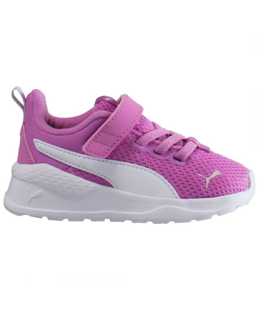 Anzarun Lite is PUMA's most refined Anzarun style. Featuring the Anzarun DNA, a mesh base upper and a comfy IMEVA midsole, this trainer provides a clean look. The true PUMA heritage branding rounds out the look. \nFEATURES & BENEFITS \nIMEVA: PUMA’s midsole for a lightweight and comfortable feel \nSoftFoam+: PUMA’s comfort sockliner for instant step-in and long-lasting comfort that provides soft cushioning every step of your day \nDETAILS \nMesh material upper with synthetic overlays \nNon-marking rubber outsole \nPUMA Cat Logo on tongue, heel, and toe \nPUMA Formstrip at lateral side