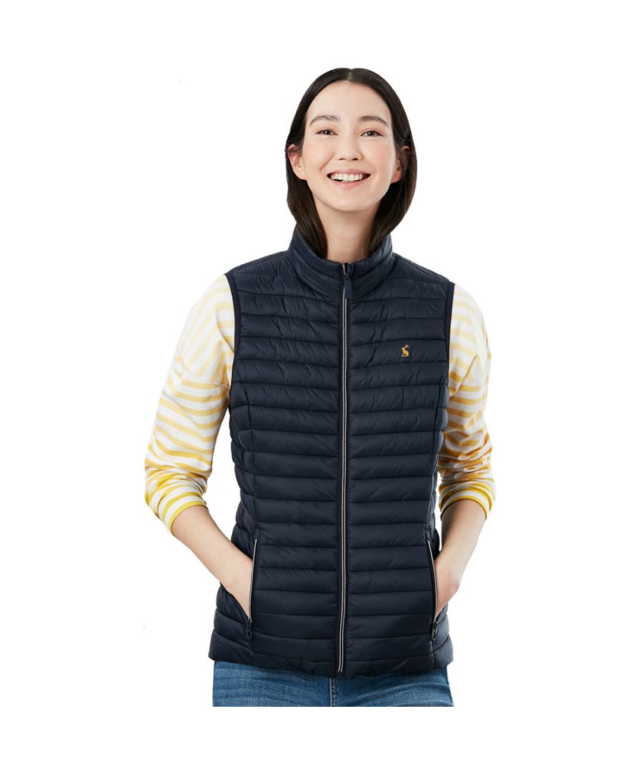 Packable padded gilet. Breathable. Showerproof. Packaway pouch included. 100% Polyamide.