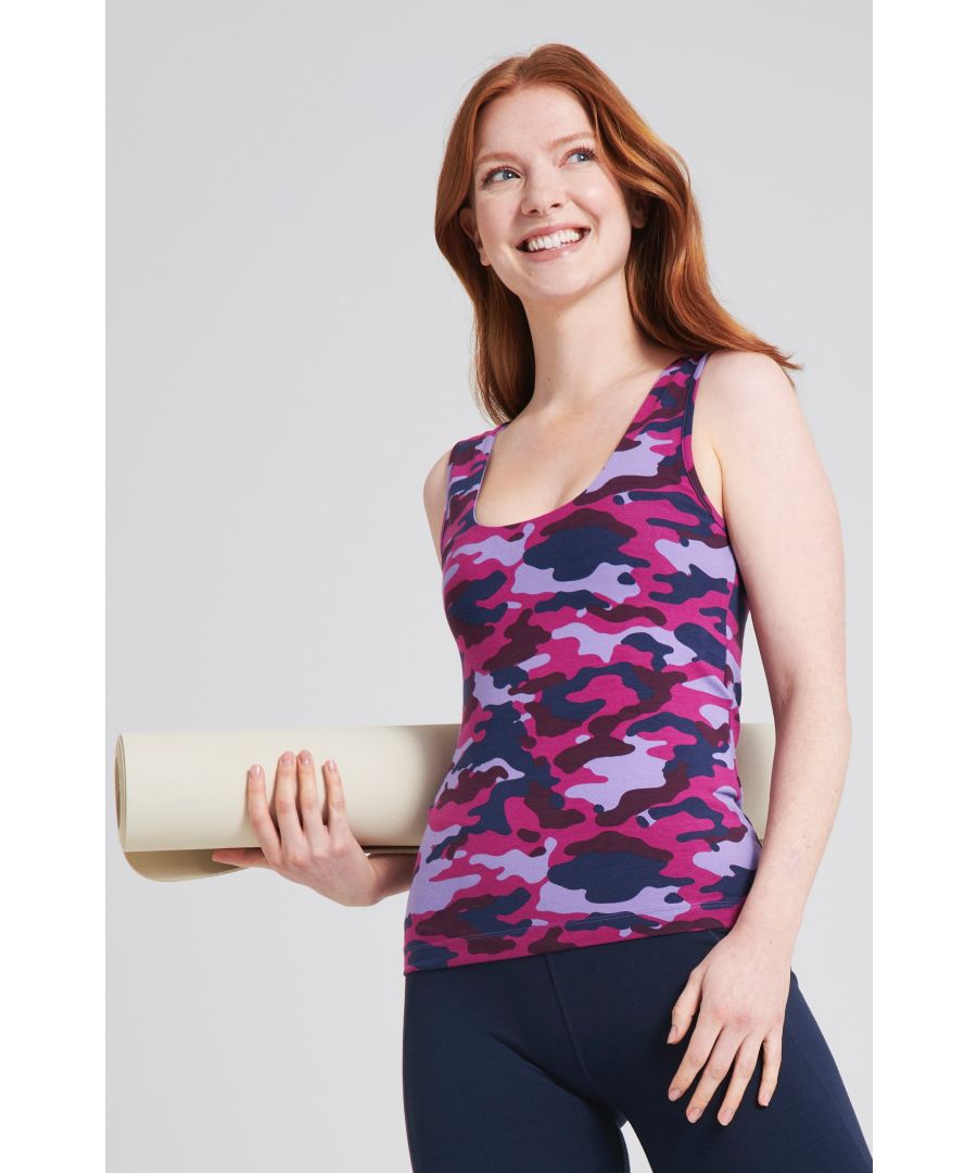 Our Peace Vest is a work out essential, with thick straps and a built-in-shelf bra, making it perfect for even your toughest class.\n\nFlattering, deep scoop back\nPerfect low impact style\nSquare neck tank for a sleek silhouette\nMade with Bambor®, our unique blend of 60% Bamboo, 30% GOTS Organic Cotton, 10% Elastane\nNaturally breathable and sweat-wicking
