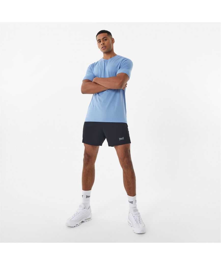 Elevate the sportswear game with Everlast this season and the next. These 5 inch Poly shorts with handy two pockets are ideal for gym and beyond, looking great whilst fitting and sitting just right. Complete with authentic and signature branding for that recognisable nod.