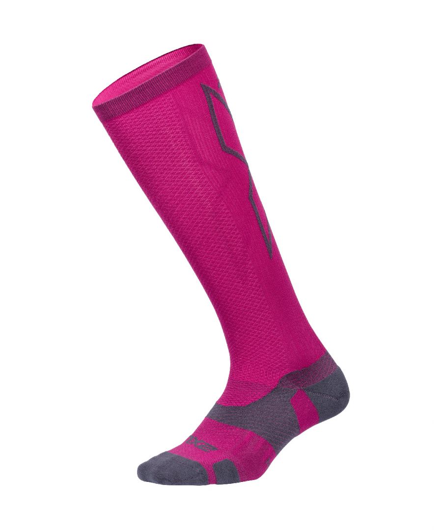 Anatomically designed to provide advanced plantar fascia and arch support, the Vectr Light Cushion Full Length Sock leverages a unique X-LOCK support system to lock the foot in place and reduce blistering for your most comfortable run ever. Shoe Size 35 - 37.5 EU, calf size 30 - 37cm