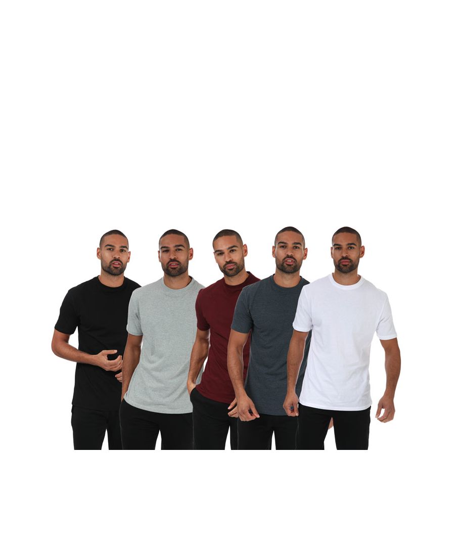 Collective Club katoenen T-shirts voor heren in meerdere kleuren, set van 5.<br /><br />- Het pak bevat: 1 x marineblauw 1 x wit 1 x grijs 1 x bordeauxrood 1 x zwart T-shirt.<br />- Geribde ronde hals.<br />- Korte mouwen.<br />- Normale pasvorm.<br />- 100% katoen. Machinewasbaar.<br />- Ref: CC1005