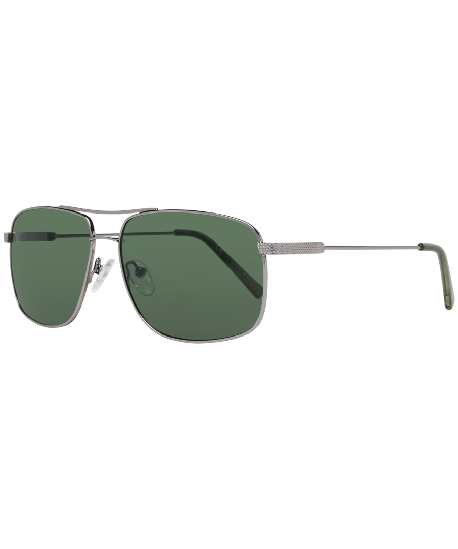 Guess Sunglasses GF0205 08N 59 Men\nExtras: Geen extra's\nFrame kleur: Zilver\nFrame materiaal: Metaal\nGlas kleur: Grijs\nGlas materiaal: Kunststof\nCategorie filteren: 3\nStijl: Trapezium\nGlas-Effect: Geen extra's\nbescherming: 100% UVA & UVB\nGlas breedte: 59\nGlas hoogte: 46\nWeb breedte: 14\nTempel Lengte: 145\nVeer Scharnier: Nee\nLeveringsomvang: Etui