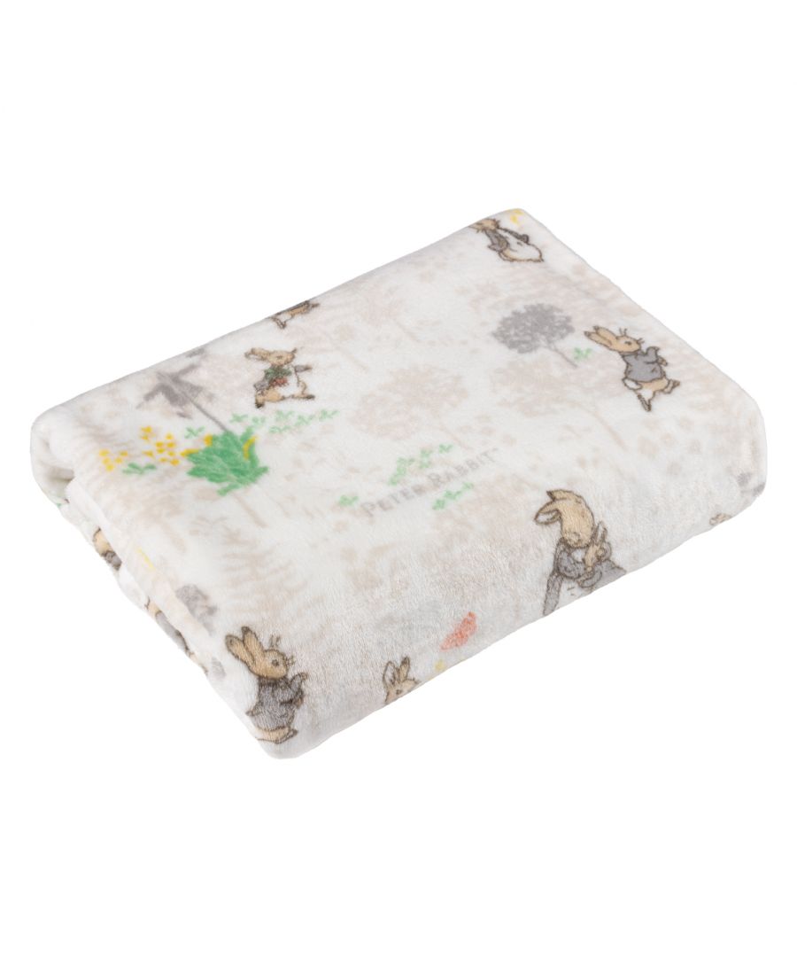 Step into the world of Beatrix Potter with the Peter Rabbit™ Classic fleece throw. The classic print features enchanting illustrations paying tribute to his love of carrots and Peter's mischievous adventures. A timeless design, making it perfect for any modern home. Match with the Peter Rabbit™ Classic duvet cover set, fitted sheet and cushion to instantly transform your room!