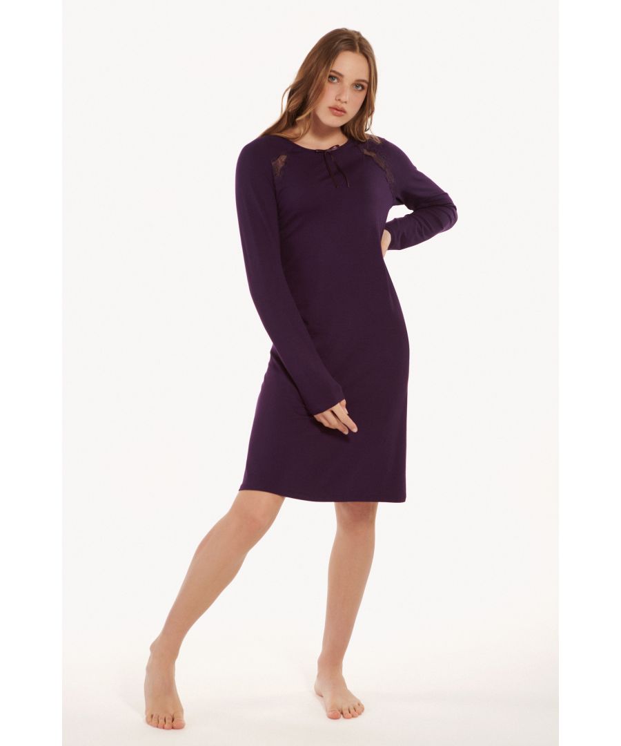 This long sleeve nightdress from the Lisca 'Ivette' range is made from soft and comfortable jersey fabric. The nightdress features embroidered applique in the front, a decorative bow, and falls to the knee.  