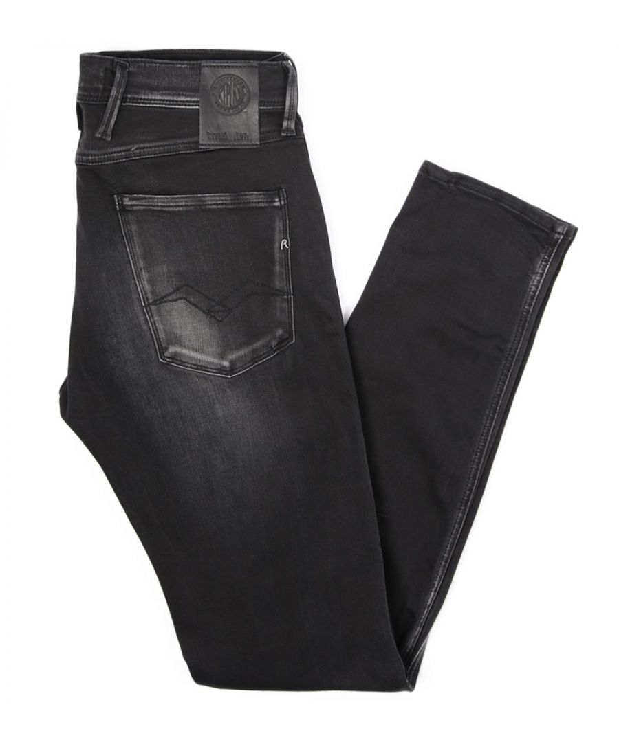 Innovative flair meets rebellious edge, Replay uses their vast experience and advanced know-how to create everything from their premium denim to wardrobe must-haves with the promise of producing products that are a symbol of dressing and thinking outside the box. The Anbass Hyperflex Bio Slim Fit Jeans offer urban aesthetics with a rebellious edge crafted from 11.5oz hyperflex bio denim made up of organic cotton and recycled polyester with a regular waist and slightly tapered leg. Featuring a classic five-pocket design with a zip fly fastening. Finished with signature REPLAY branding. Slim Fit, 11.5oz Stretch Organic & Recycled Denim, Hyperflex Technology, Belt Looped Waist, Zip Fly Fastening, Five Pocket Design, Shades Edition, Replay Branding. Style & Fit: Slim Fit, Fits True to Size. Composition & Care: 87% Organic Cotton, 9% Recycled Polyester, 4% Elastane, Machine Wash.
