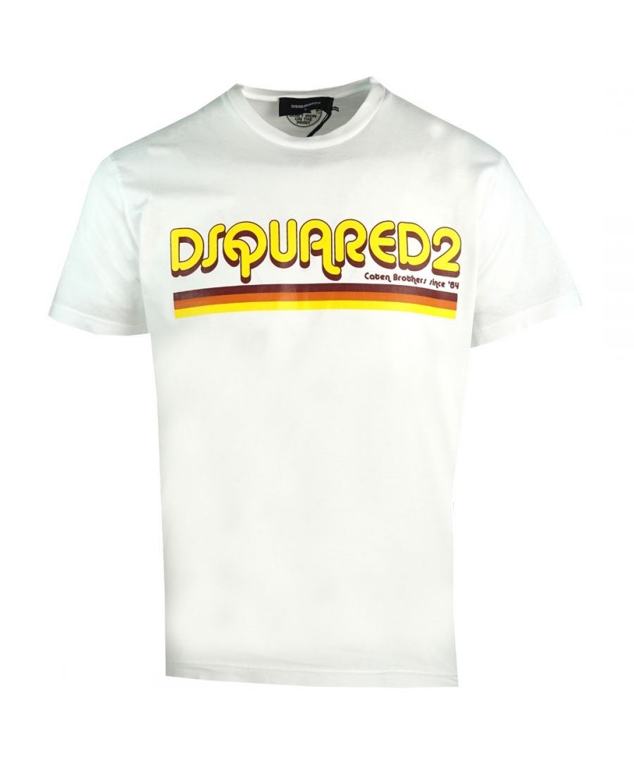 Dsquared2 Cool Fit wit T-shirt met logo met disco-lettertype. D2 wit T-shirt met korte mouwen. Cool Fit-pasvorm, past volgens de maat. 100% katoen. Disco merklogo. S71GD0887 S22427 100