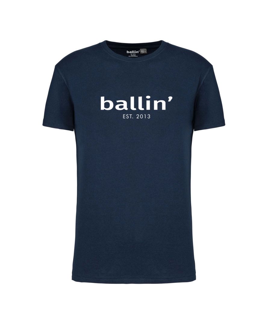 Heren t-shirt van het merk Ballin Est. 2013. De shirts van Ballin Est. 2013 zijn gemaakt van 100% biologisch katoen, en hebben een normale pasvorm. Het zachte katoen zorgt voor een heerlijk draagcomfort.  Modelnaam: Regular Fit ShirtCategorie: heren t-shirtMaterialen: biologisch katoenKleur: blauw