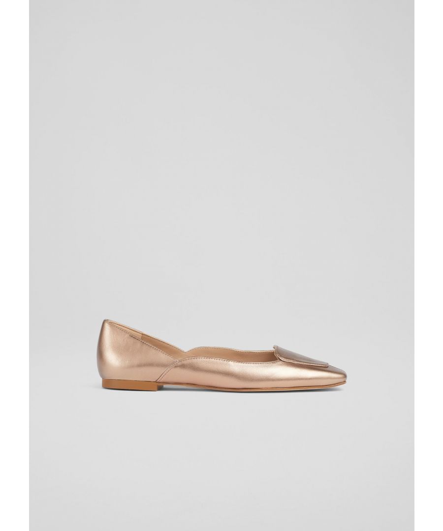 A feminine flat with a loafer feel, our Willow pumps are a stylish hybrid of the two classics. Crafted in Spain from playful leather in copper rose, they have a square toe, loafer styling, a scalloped side cut and a small flat heel. Wear them as an alternative to a ballet pump or loafer on bright spring days.