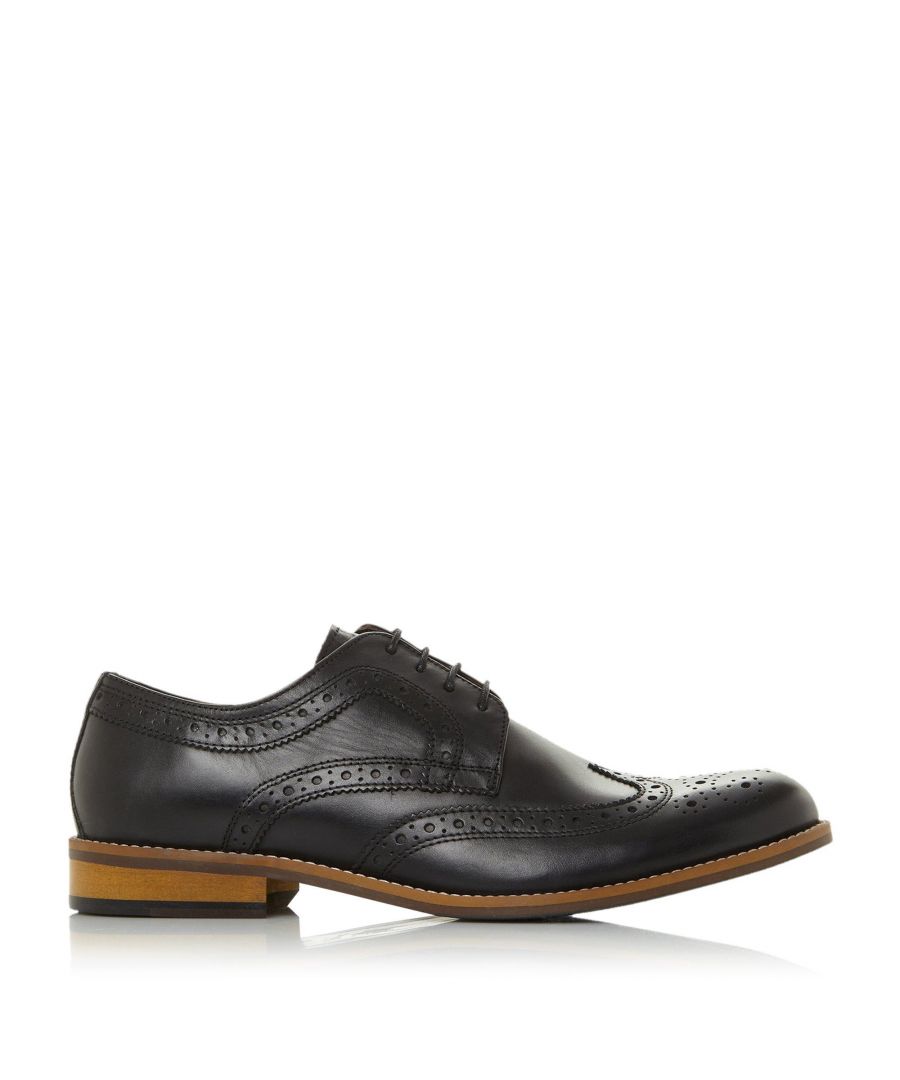 Embrace classic styling with our traditional wing-tip brogue. The brogue detailing lifts this otherwise minimalist style, making it more versatile for both formal and less formal occasions
