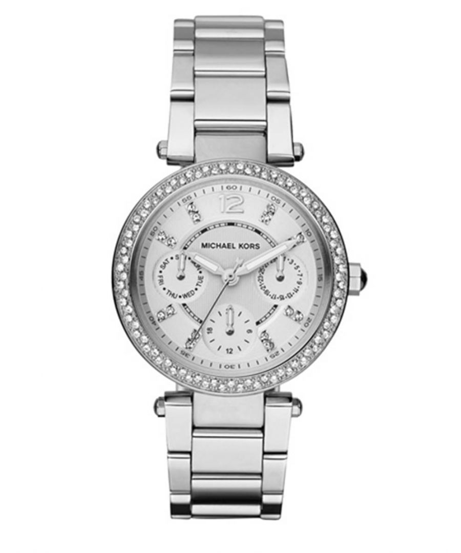 Koop dit horloge nu op d2time! Het Michael Kors Parker-horloge MK5615 is een mooi en aantrekkelijk dameshorloge. Dit hoogwaardige product heeft een kast gemaakt van zilverkleurig roestvrij staal. De zilverkleurige wijzerplaat geeft het horloge die unieke look. EAN 4051432546532.