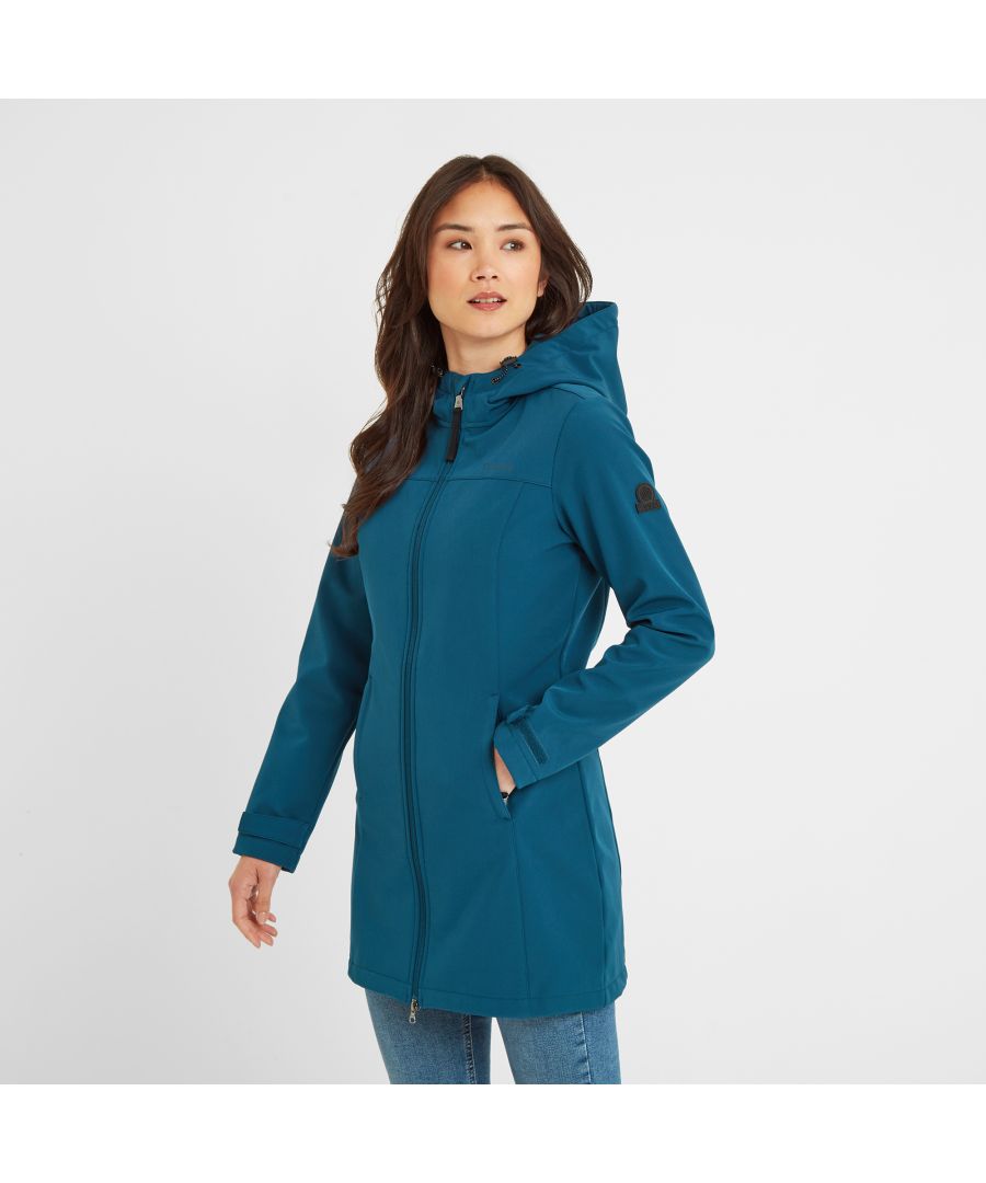 Slip into this hooded softshell whenever you need a water-resistant, windproof layer that won't slow you down. Keld gives showers the cold shoulder, while keeping body heat close to the core, thanks to the snug bonded microfleece lining. Complete with adjustable hood for extra coverage.