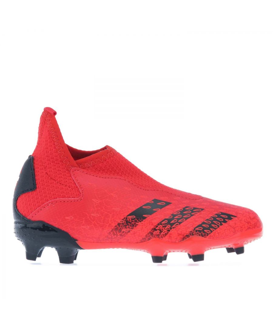 Children Boys adidas Predator Freak.3 LL FG Football Boots in red.- Synthetic and textile upper.- Laceless construction.- The collar in the model fits the foot better.- The appropriate design of the pins ensures traction.- Demonscale 3D print.- Embossed pattern.- Mid-cut design.- Textile and synthetic upper  Textile and synthetic lining  Synthetic sole. - Ref.: FY6296C