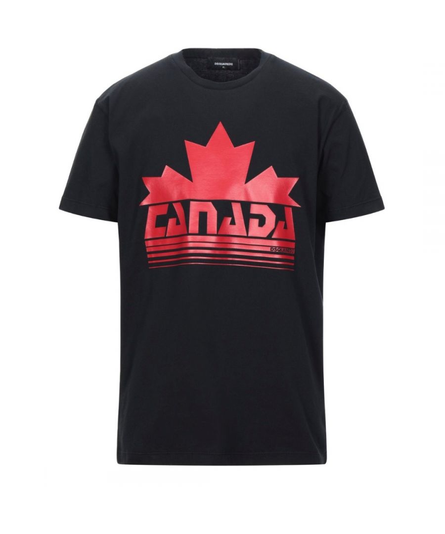 Dsquared2 Canada Maple Leaf-logo cool fit zwart T-shirt. Dsquared2 Canada esdoornblad cool fit zwart T-shirt. S71GD0810 S20694 900. 100% katoen. Normale pasvorm, valt normaal qua maat. Geribbeld T-shirt met ronde hals
