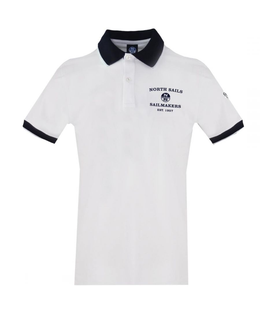 North Sails Sailmakers wit poloshirt. North Sails Sailmakers wit poloshirt. Branding op de linkerborst. Normale pasvorm, valt normaal qua maat. Stretch pasvorm 95% katoen, 5% elastaan. Stijl: 9024200101