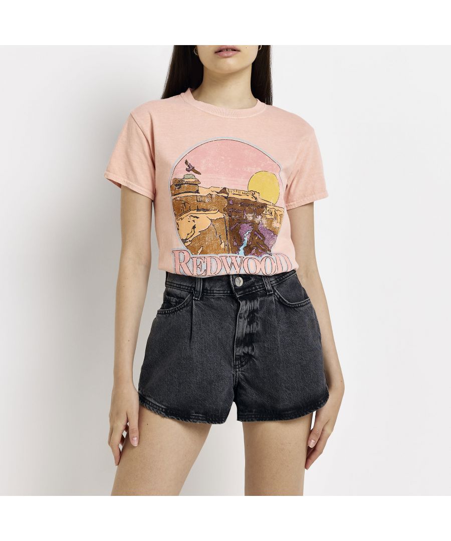 > Brand: River Island> Department: Women> Material Composition: 100% Cotton> Material: Cotton> Type: T-Shirt> Style: Basic> Size Type: Regular> Fit: Regular> Pattern: Solid> Occasion: Casual> Season: AW22> Neckline: Crew Neck> Sleeve Length: Short Sleeve> Sleeve Type: Classic/Fitted Sleeve