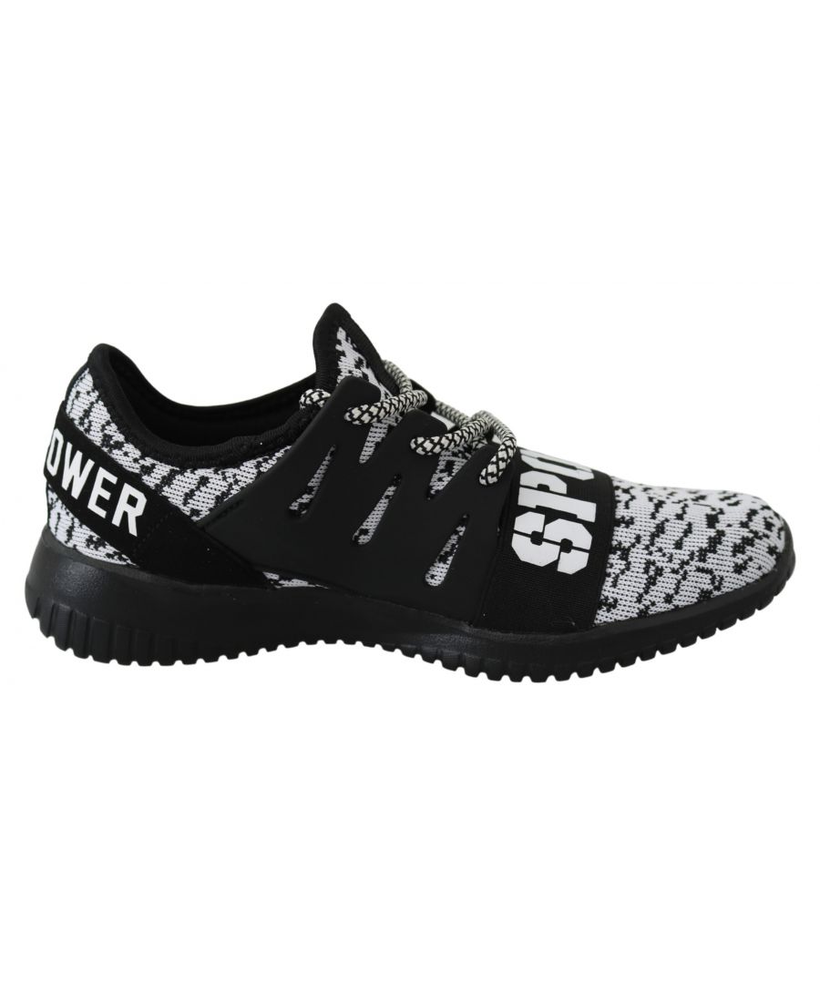 Superbes chaussures Plein Sport pour femmes, neuves, avec étiquettes et boîte, 100% authentiques. Modèle : Runner Joice Sport Shoes. Couleur : Blanc Matériau : Polyester Semelle : Caoutchouc Détails du logo Très exclusif et haute qualité artisanale.