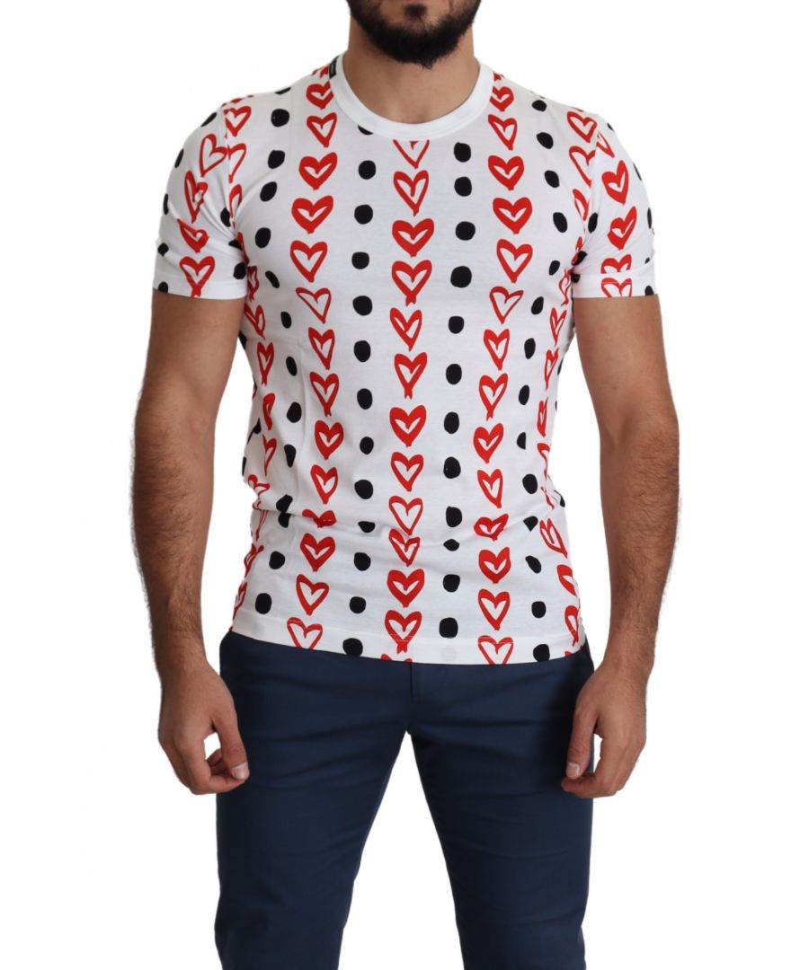 DOLCE & ; GABBANA Gorgeous brand new with tags 100% Authentic Dolce & ; Gabbana white t-shirt with hearts print features crew neck and short sleeves Model : Crew Neck Short Sleeves T-shirt Couleur : White Material : 100% Cotton Fitting : Regular Fit Logo details Made in Italy