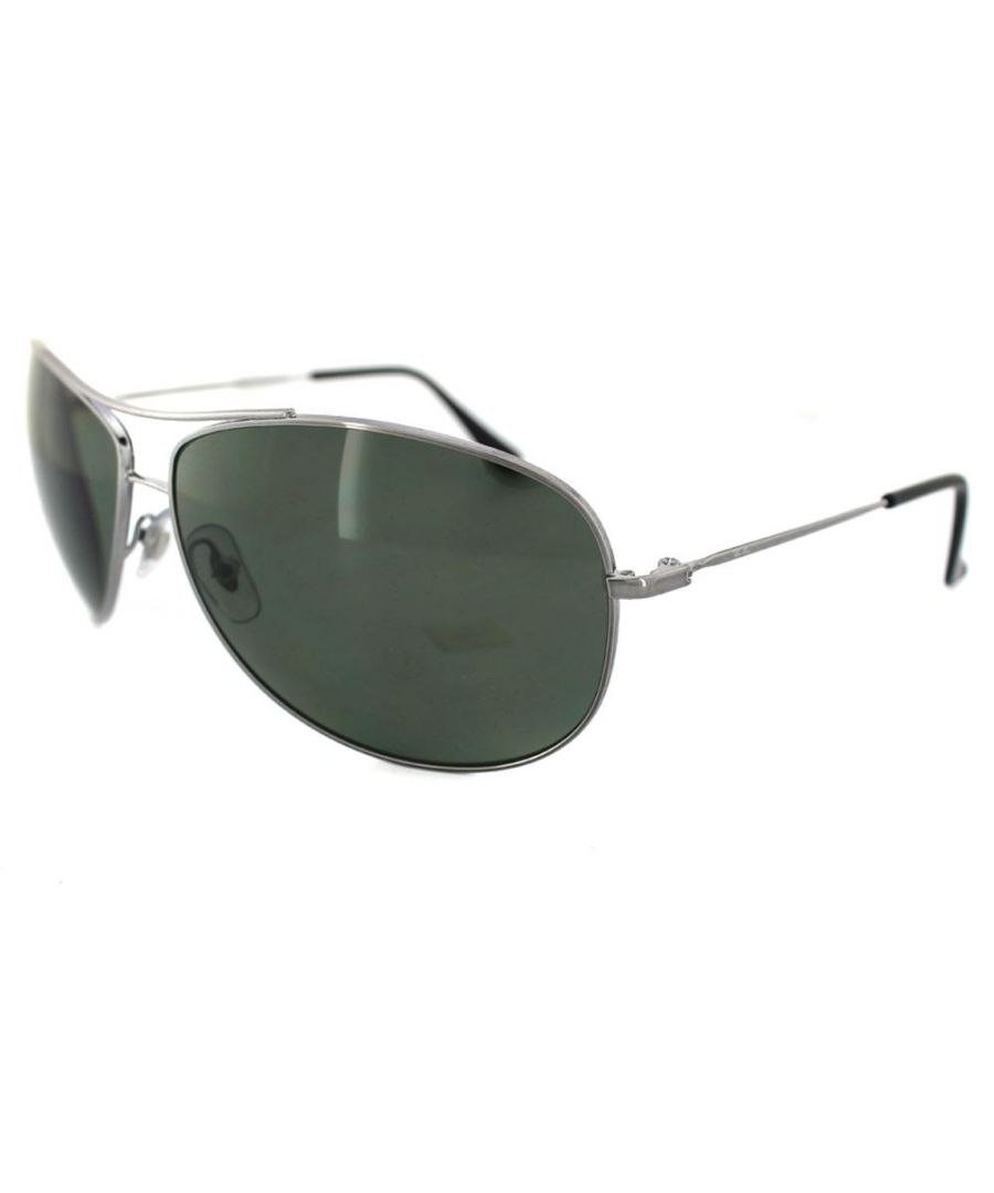 Ray-Ban Sunglasses 3293 Gunmetal Polarized Green 004/9A are a larger curved aviator shape with all the hallmarks of a Ray-Ban classic frame