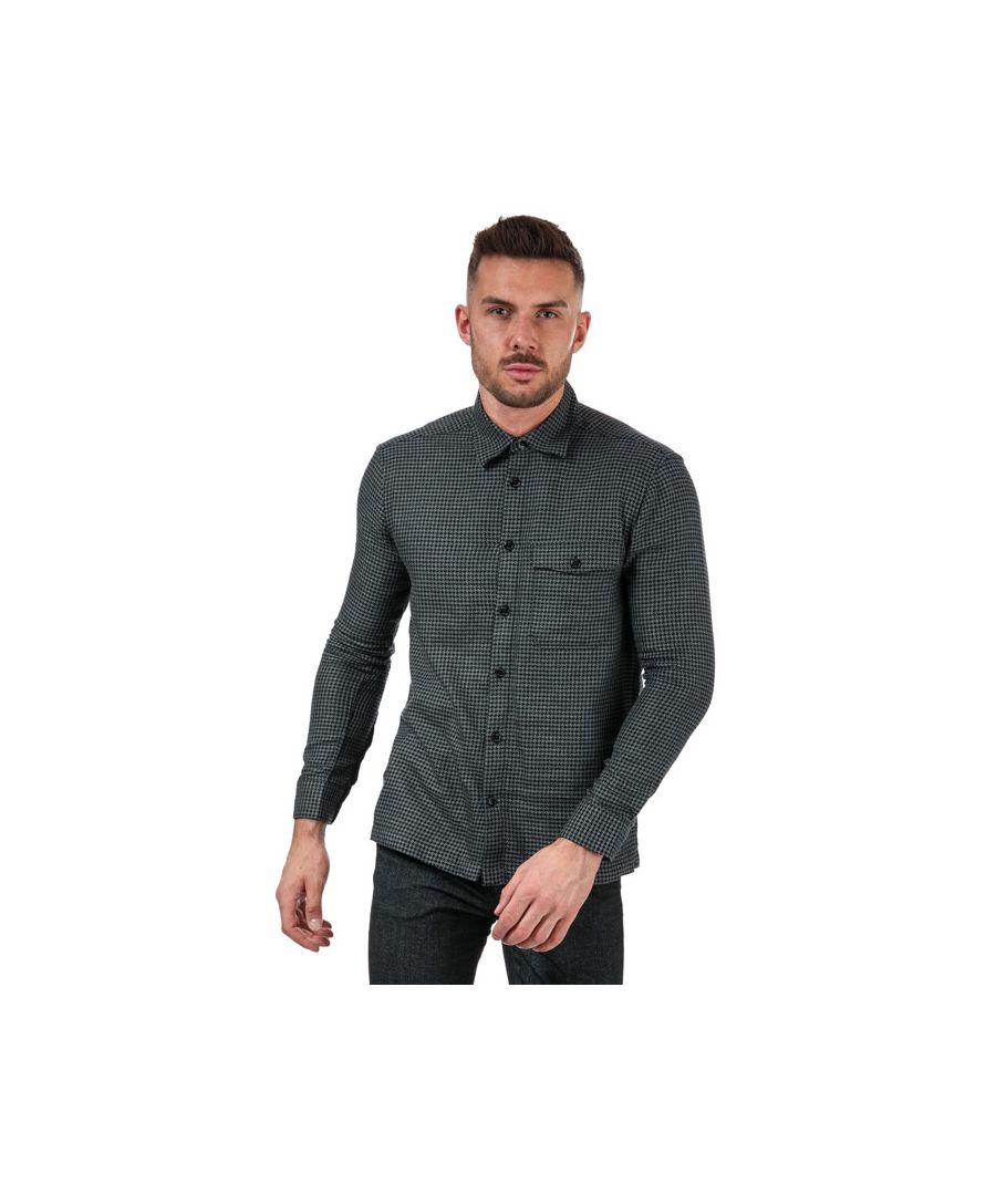 Mens Ted Baker Dekker Puppytooth Shirt in charcoal.- Collared.- Long sleeved.- Full button fastening.- Pocket at left chest.- Puppytooth print.- 100% Cotton. Machine wash at 30 degrees.- Ref: 249253CHARCOAL