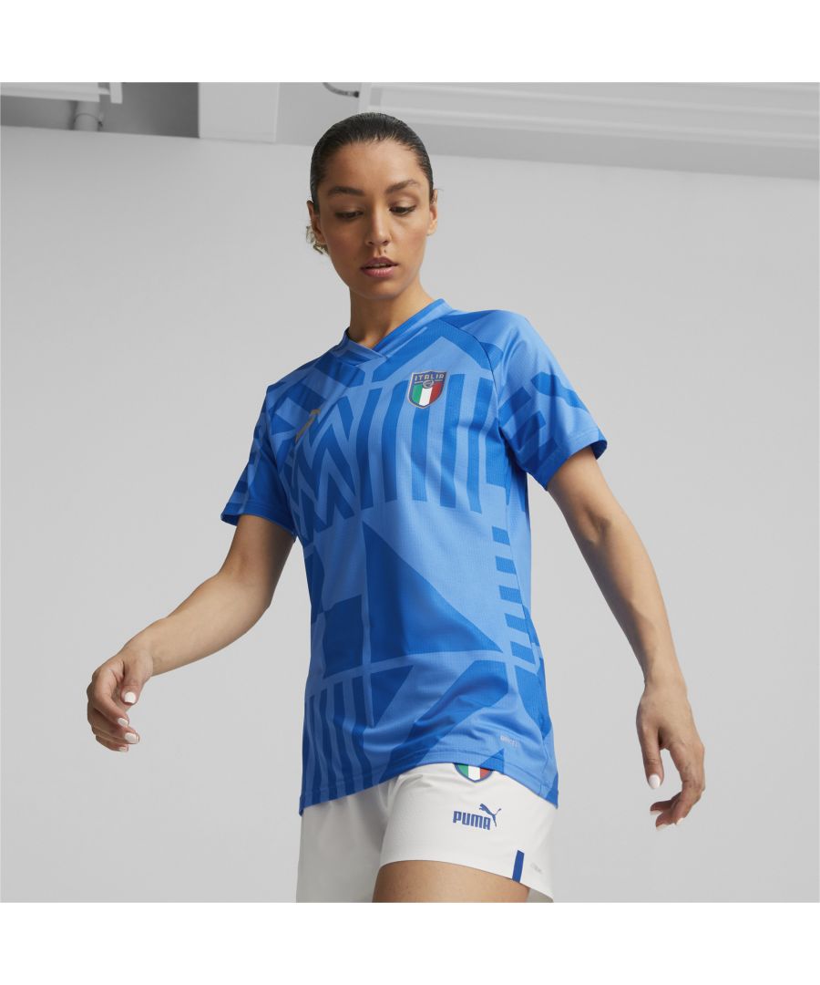 Forza Azzurri! Enter the stadium like team Italy in this home prematch jersey, built with a lightweight, moisture-wicking construction specially tailored for peak performance. Get ready to dominate like La Nazionale.