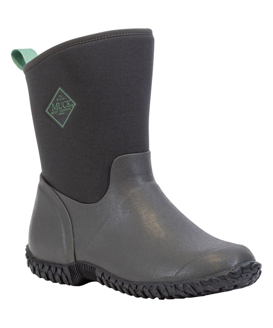 Ideal for the unpredictable British weather. 4mm neoprene can be rolled down and worn as an ankle boot. The high-traction rubber outsole holds in muddy conditions, along with breathable air mesh lining keeping your feet cool on warmer days.