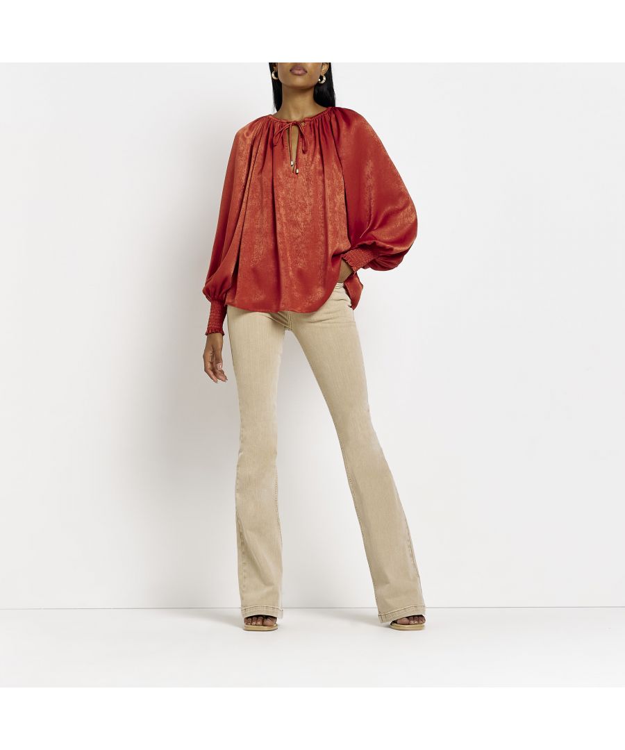 > Brand: River Island> Department: Women> Type: Regular> Style: Tunic> Material Composition: 100% Polyester> Material: Polyester> Size Type: Regular> Fit: Regular> Closure: Tie> Pattern: Solid> Occasion: Casual> Season: AW22> Sleeve Length: Long Sleeve> Neckline: Boat Neck