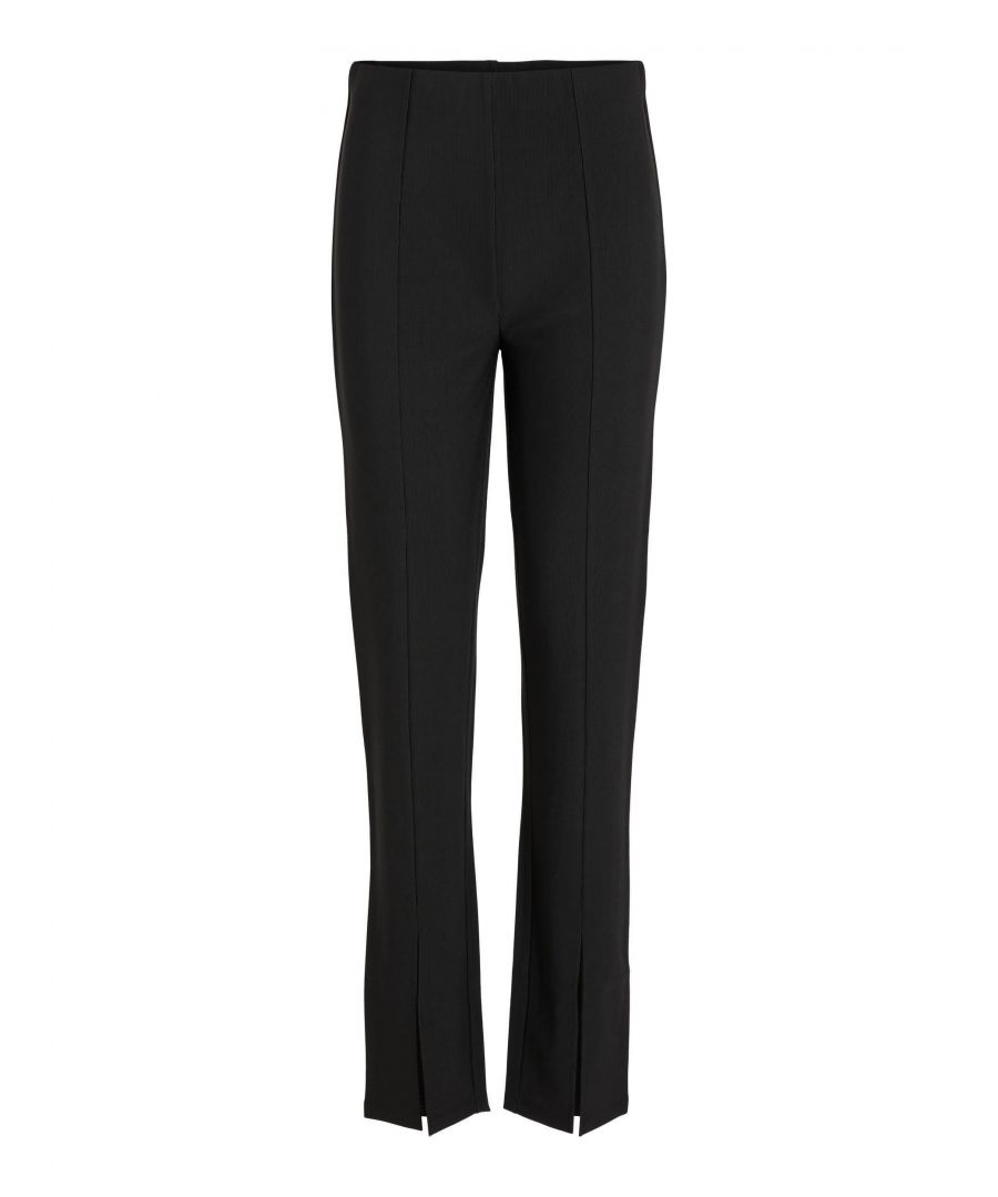 Deze straight fit broek voor dames van VILA is gemaakt van een polyestermix. Het model heeft een hoge taille en heeft een elastische inzet.details van deze broek:stijlnaam: VISTINASsplitten