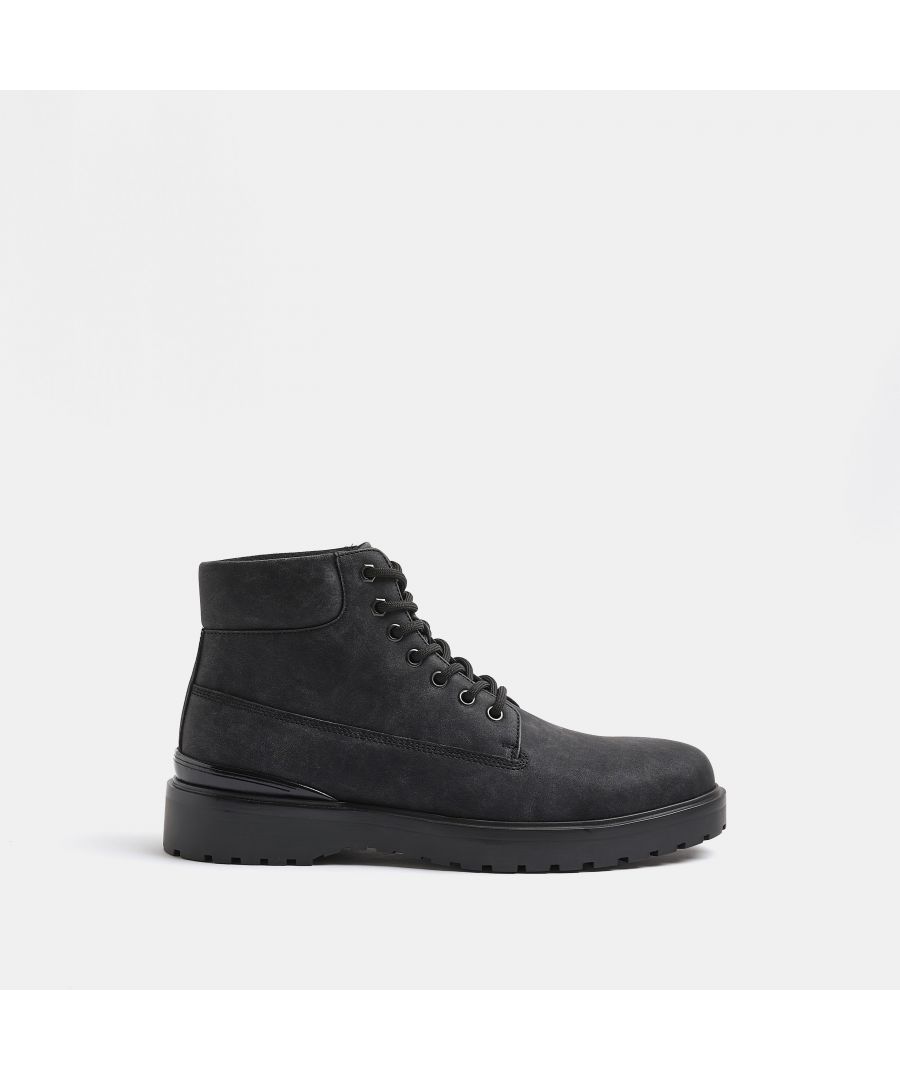 > Brand: River Island> Department: Men> Upper Material: Immy Suede> Material Composition: Upper: Immy Suede, Sole: Rubbeр> Type: Boot> Style: Bootie> Occasion: Casual> Season: AW22> Pattern: No Pattern> Closure: Lace Up> Toe Shape: Round Toe> Shoe Shaft Style: Ankle> Shoe Width: Standard