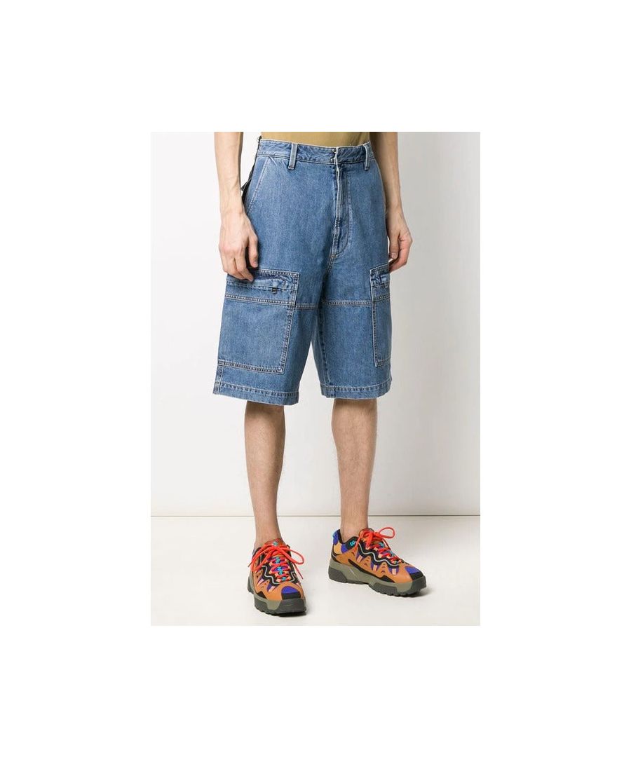 Brand: Diesel Gender: Men Type: Shorts Season: Spring/Summer  PRODUCT DETAIL • Color: blue • Pattern: plain • Fastening: zip and button • Pockets: front and back pockets   COMPOSITION AND MATERIAL • Composition: -100% cotton  •  Washing: machine wash at 30° -100% Cotton