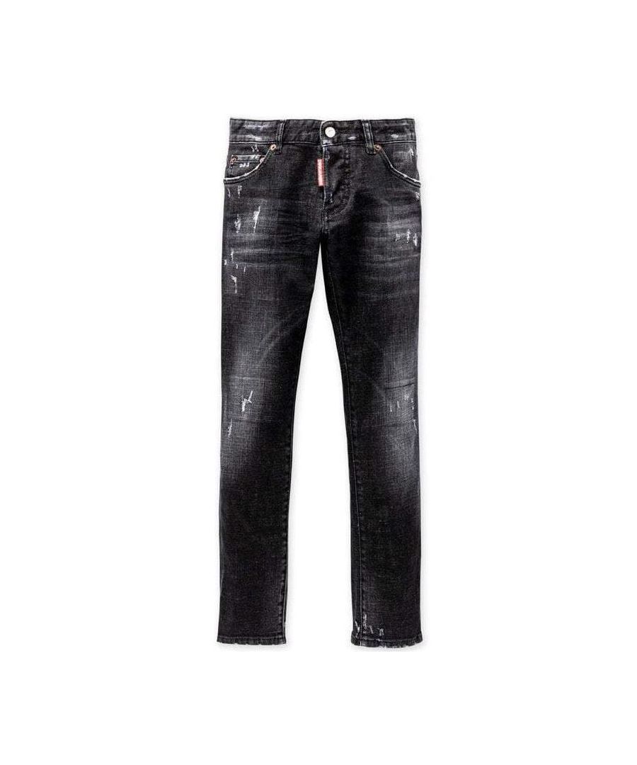 These stretched denim skinny fit Dsquared2 jeans feature five pockets, a standard waistband without the elastic strap, a logo button and a slightly faded effect.