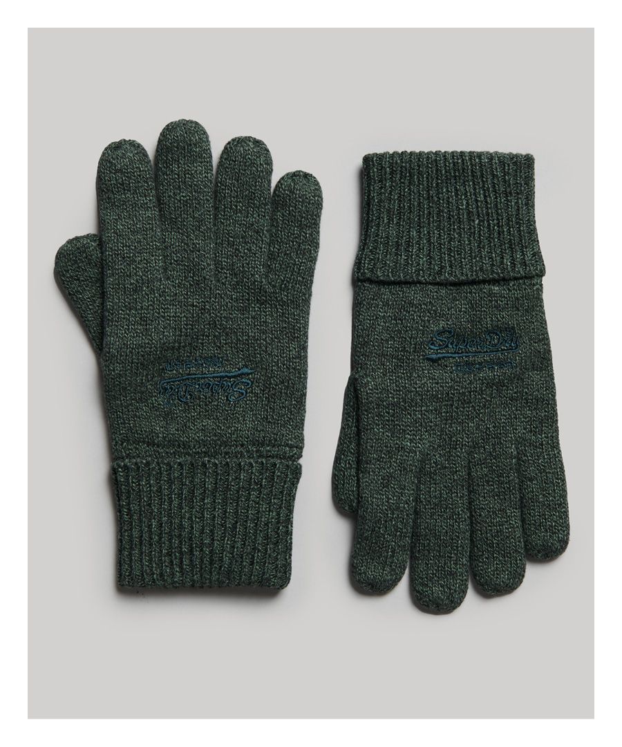 Our Essential Plain Gloves are an easy way to layer up whilst maintaining your authentic style. The fine knit material and subtle branding create a rustic charm, whilst the lining and ribbed cuff maximise the warmth these luxurious pair of gloves provide.Fine knitRubbed cuffsFully linedEmbroidered logoMade with organic cotton grown using natural rather than chemical pesticides and fertilisers. The healthier soil this creates uses significantly less water which is better for our planet and for the farmers who grow it.