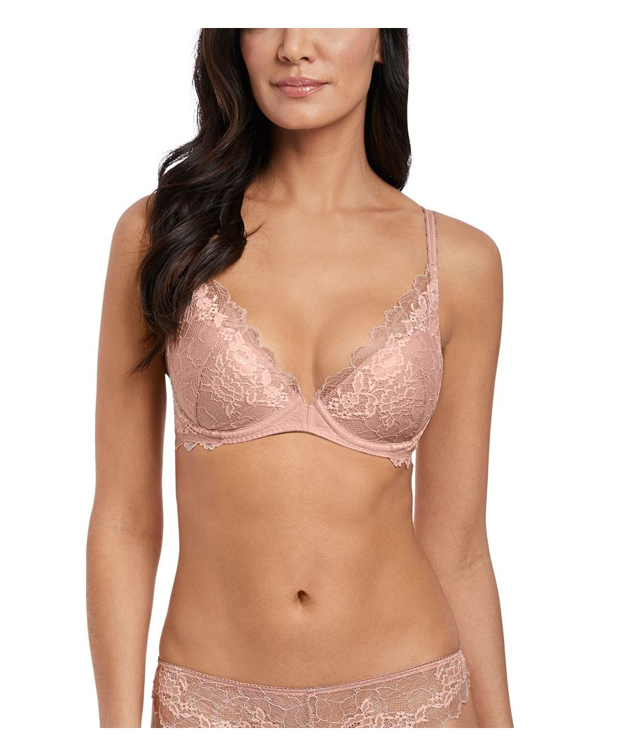 Mix luxury with elegant with the Lace Perfection range by Wacoal. This gorgeous plunge bra features underwiring for uplift and support. This bra features push up padding for a more emphasised cleavage - this alongside the hook and eye fastening and adjustable strap provides the perfect fit. Feel feminine whillst having all of the desired support a bra can give. Perfect for everyday wear.