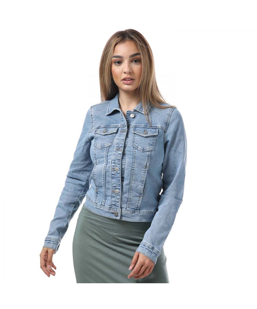 Womens Only Wonder Life Denim Jacket in light blue.- Classic point collar.- Full button placket with branded metal shanks.- Long sleeves with buttoned cuffs.- Side hand pockets.- Button-flap chest pockets.- Slight stretch to denim.- Fitted style.- Regular fit.- 79% Cotton  20% Polyester  1% Elastane. Machine washable. - Ref: 15243147A