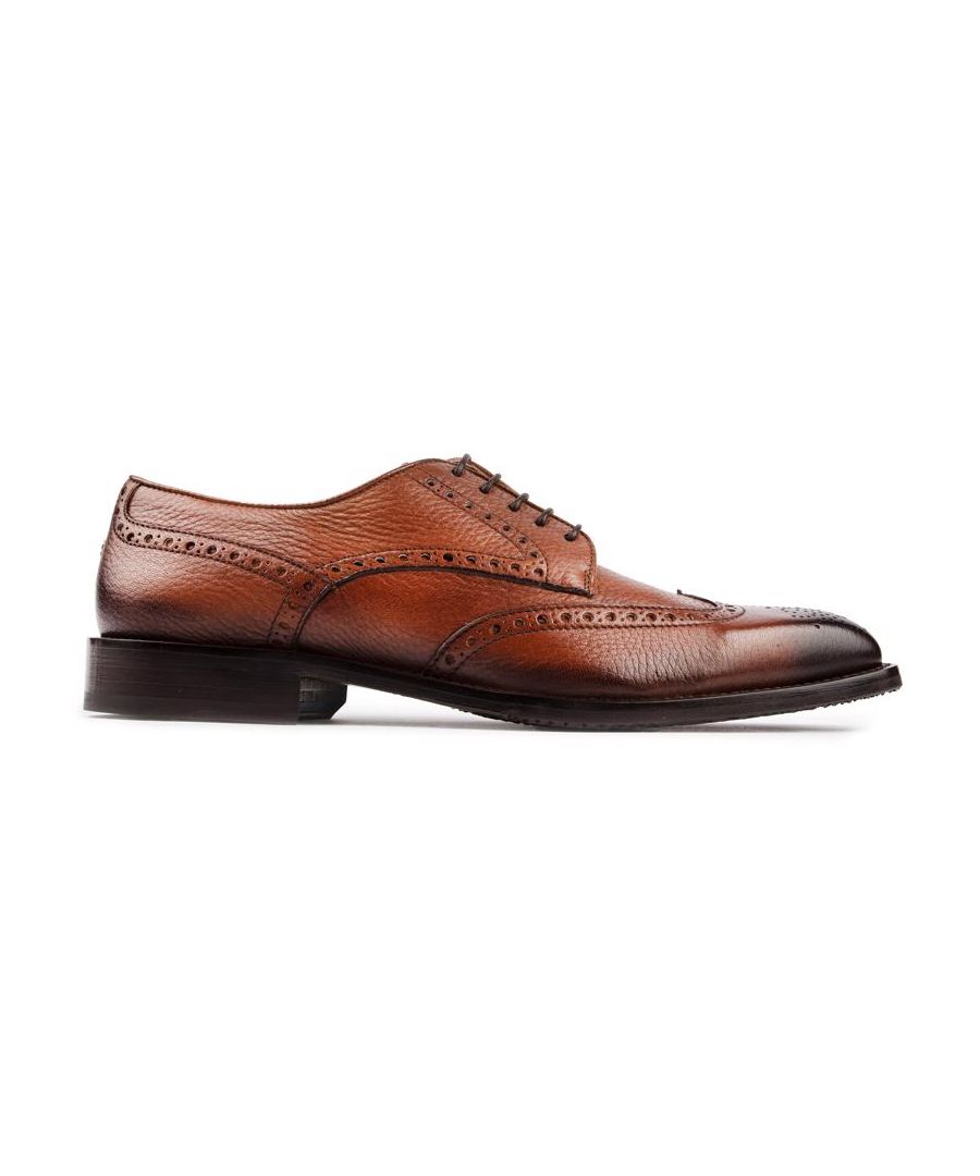 A Noble Style And Timeless Design, The Tan Oliver Sweeney's Belmonte Brogue Lace-up Shoe Is A Must-have For The Modern Gentleman. Featuring A Luxurious Leather Upper With A High Quality Leather Lining, The Designer's Signature Branding, Fine Detailing And Bologna Construction, These Shoes, Of Highest Craftmanship, Are Effortlessly Stylish.